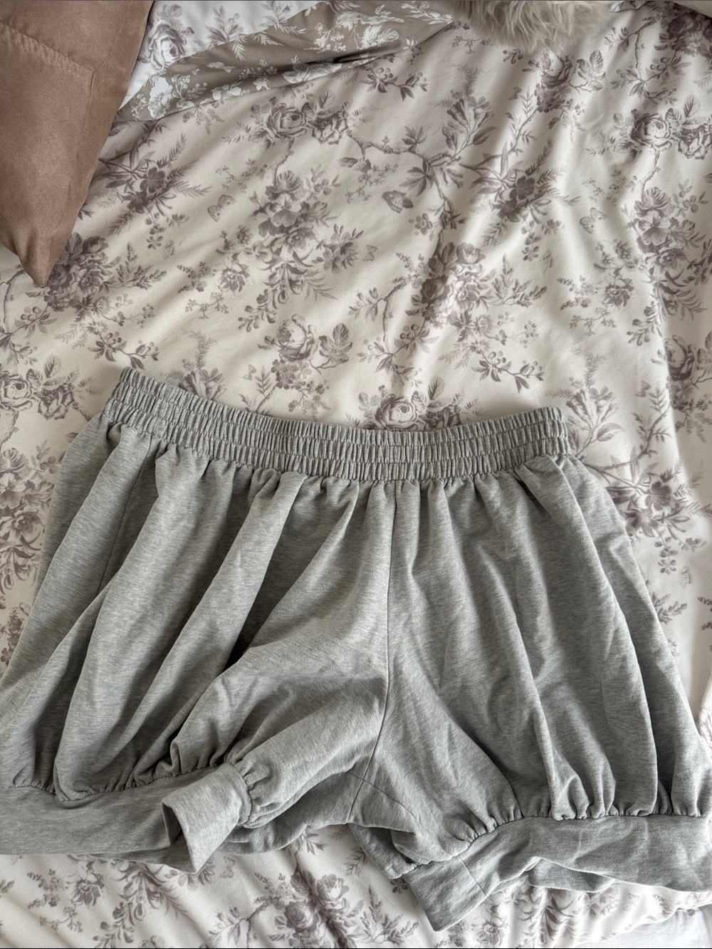 Norma Kamali Boyfriend Puff Short - Picture 6 of 8